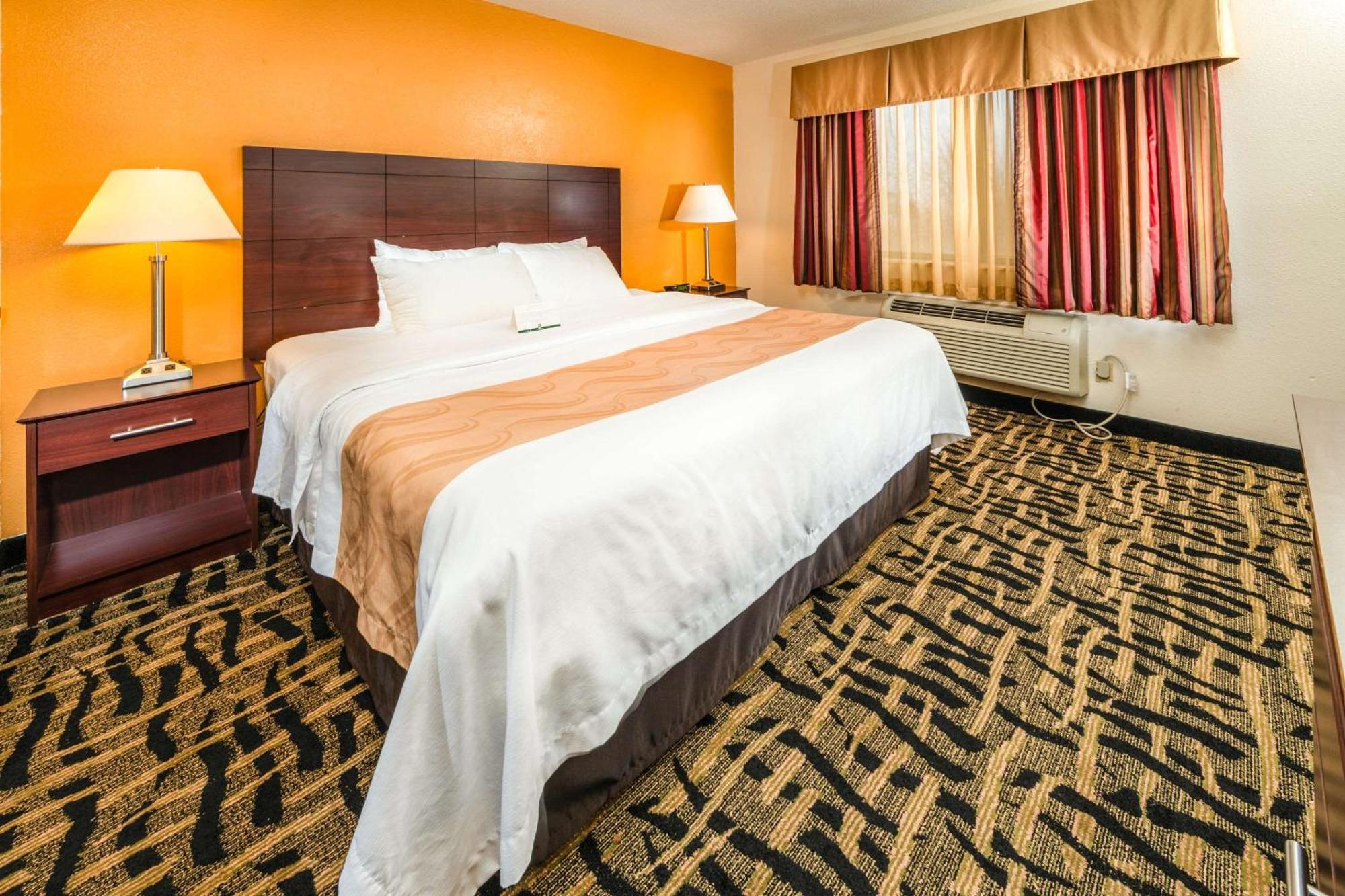 Quality Inn & Suites Danville Exterior foto